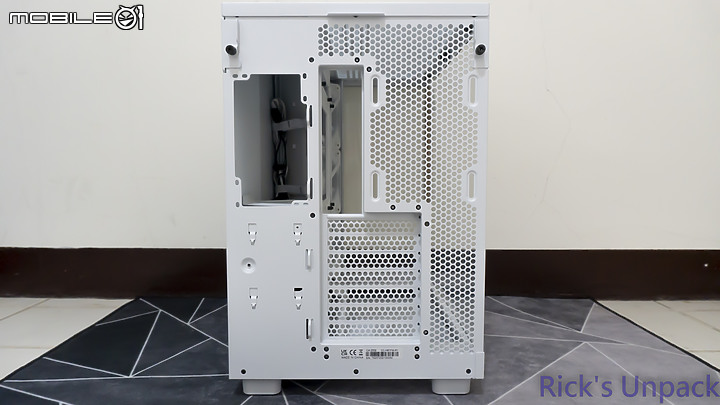 點我看大圖 【開箱】真正的"側進風"海景機殼 | NZXT H6 FLOW RGB WHITE