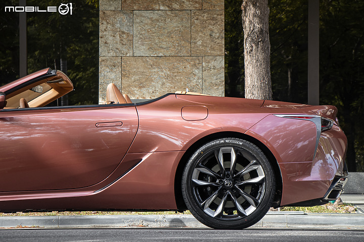 Lexus LC 500 Convertible 新年式試駕|多了貼心的升級內容,還是八缸、敞篷更讓人心動!