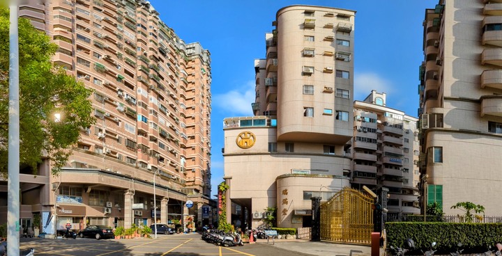雙白金樓店