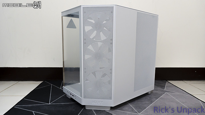 點我看大圖 【開箱】真正的"側進風"海景機殼 | NZXT H6 FLOW RGB WHITE
