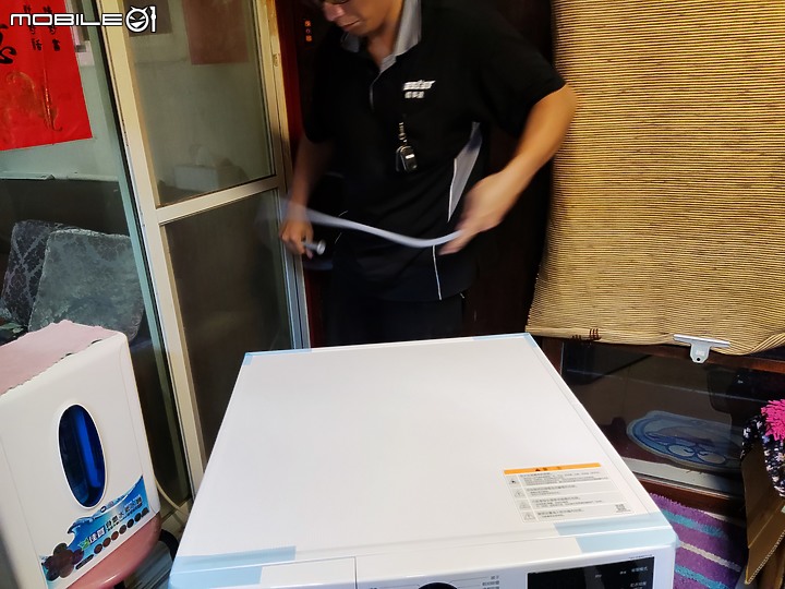 【 開箱分享 】LG WR-100VW 免曬衣智慧乾衣機，實現烘衣自由的白色小精靈！