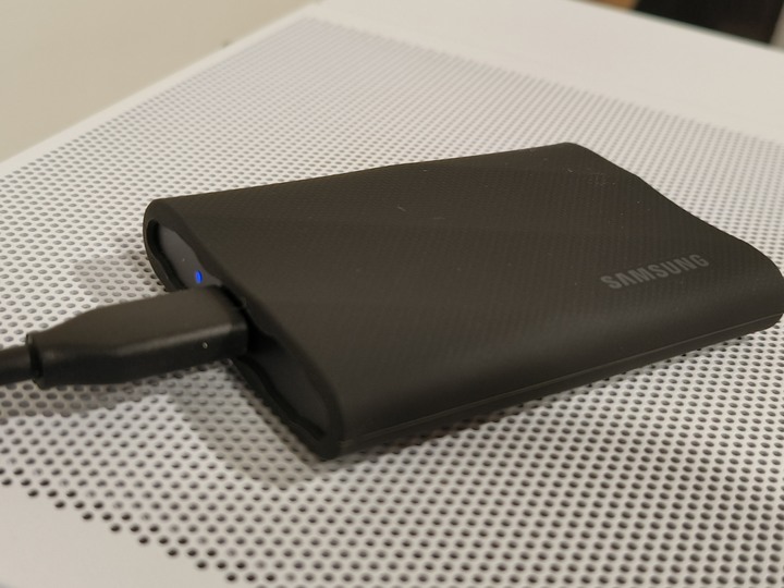 高速傳輸兼具穩定散熱，Samsung T9 USB 3.2 Gen 2x2 開箱試用