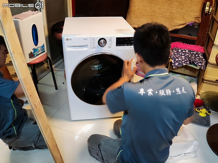 【 開箱分享 】LG WR-100VW 免曬衣智慧乾衣機，實現烘衣自由的白色小精靈！