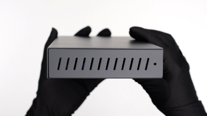 點我看大圖 無聲無息,更加隱形 TP-Link TL-SX105 五埠 10GbE Fanless Decktop Switch