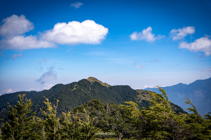 點我看大圖 品田池有山,壯麗的景色讓人深深著迷