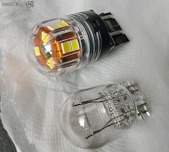 點我看大圖 飛利浦 Philips Ultinon Pro7000 W21/5W T20 LED 雙芯 亮度 失望 ( cc 日行燈 更換)