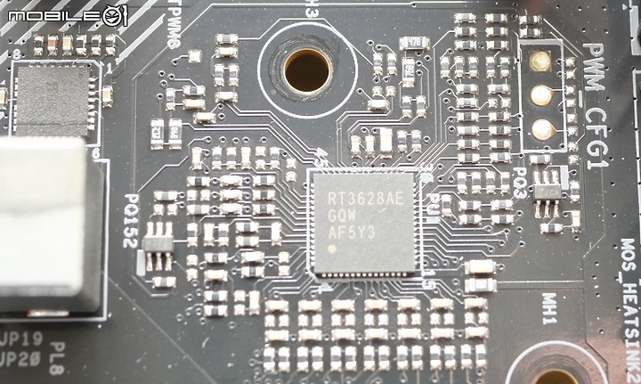 點我看大圖 規格升級價格合宜 ASRock 華擎 Z790 Lightning WIFI 開箱