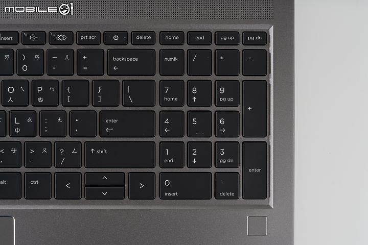 HP ZBook Power G10A 測試報告｜超長續航力滿足高度行動工作需求