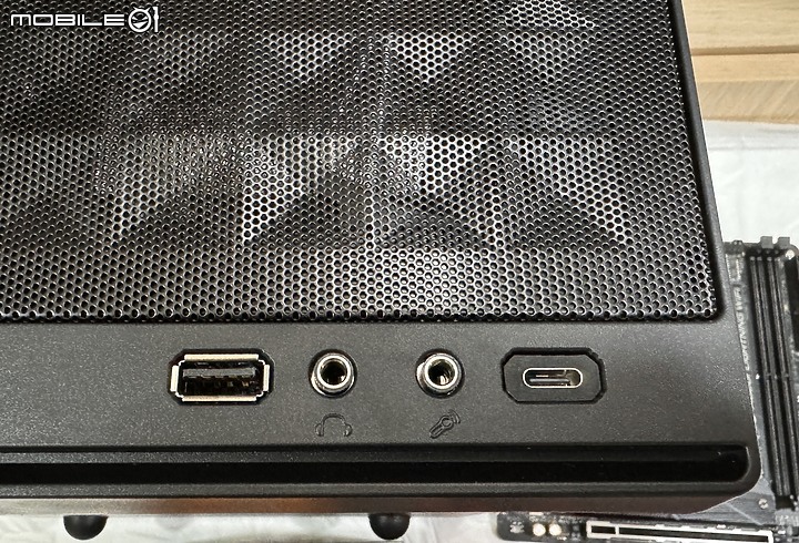 點我看大圖 預算型AM5 ITX 華擎 A620I Lightning WiFi 開箱
