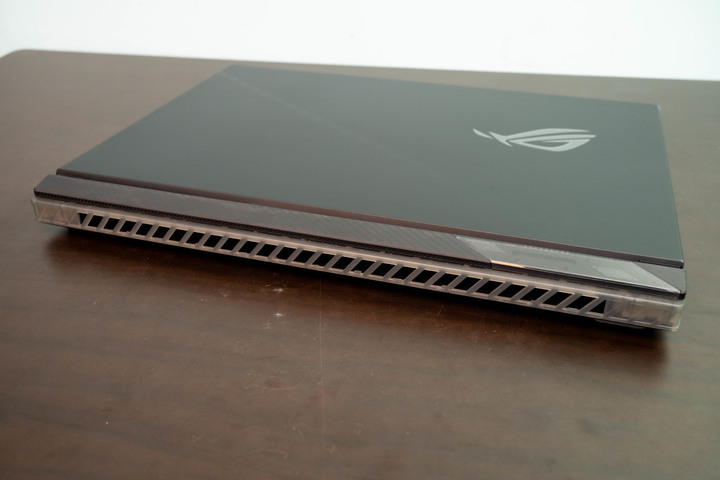 高效能大視界，ROG STRIX SCAR 18 G834JW 電競筆電開箱測試
