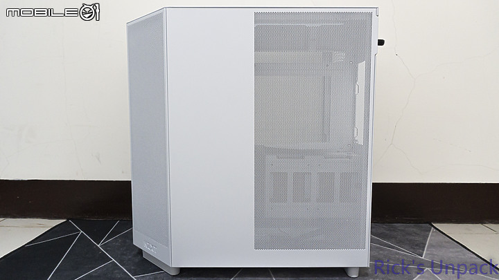 點我看大圖 【開箱】真正的"側進風"海景機殼 | NZXT H6 FLOW RGB WHITE