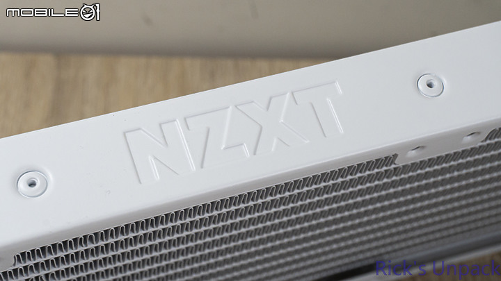 【開箱】潔白無瑕高效能 | NZXT KRAKEN 360 RGB WHITE