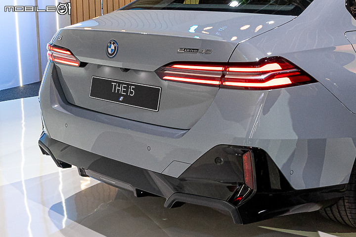 【採訪】BMW i5 雙車型 329 萬元起正式上市 & 詳細實拍介紹!