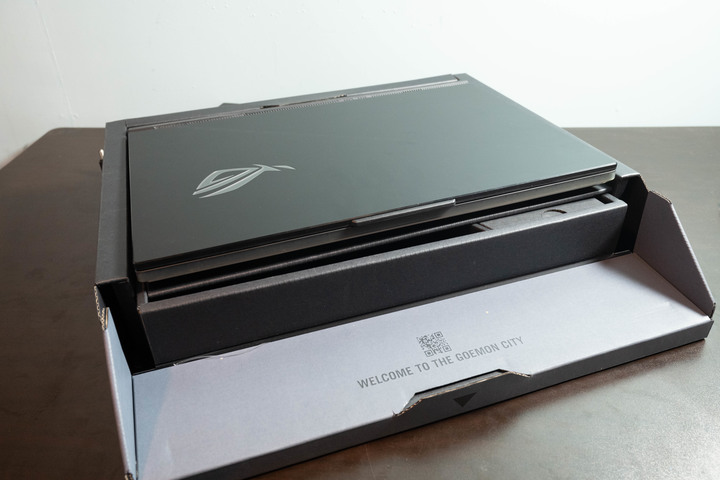 高效能大視界，ROG STRIX SCAR 18 G834JW 電競筆電開箱測試
