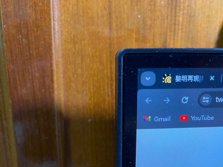 PD2705Q 螢幕角落 請問這算瑕疵嗎?