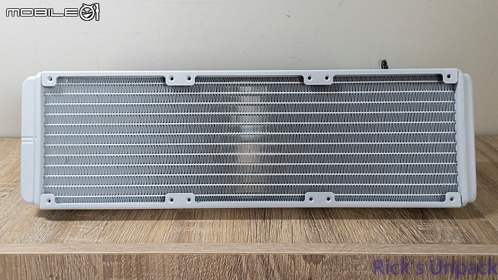 【開箱】潔白無瑕高效能 | NZXT KRAKEN 360 RGB WHITE