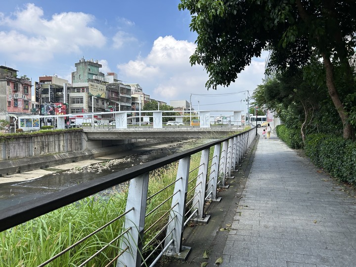 騎向「澗仔壢」(下)-老街溪、仁海宮、牛肉麵、花生酥糖