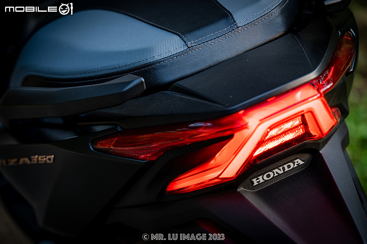點我看大圖 2023 HONDA FORZA350開箱x霧燈安裝