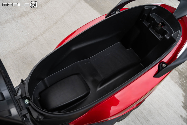 Kymco K1 iCBS試駕|誠意十足配備給滿!但超級英雄真的夠「超級」嗎?