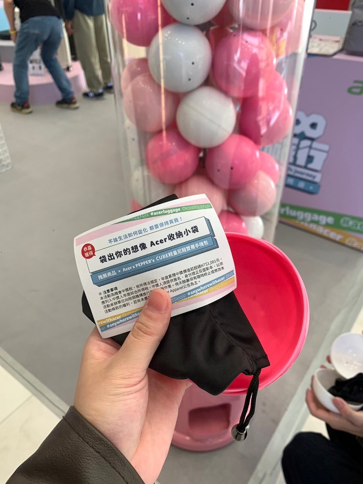 點我看大圖 原來acer有賣行李箱 - 新竹巨城快閃店