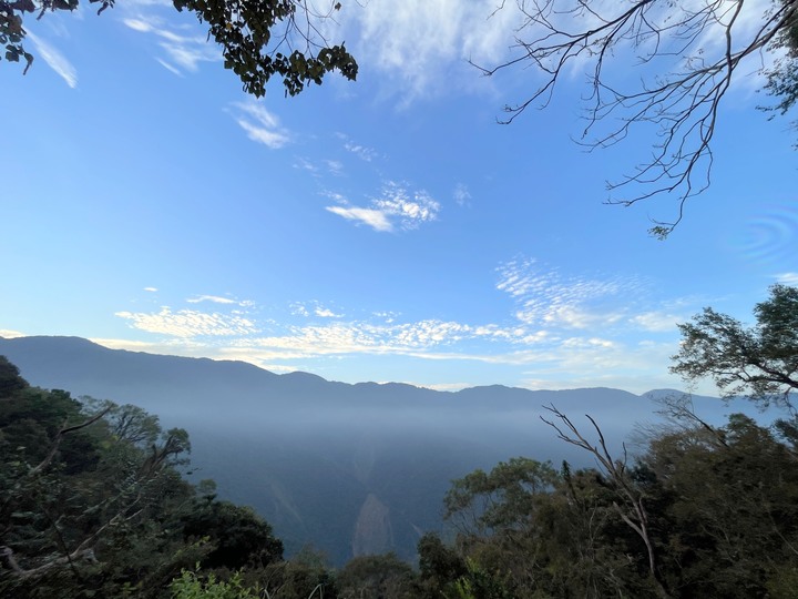 遠的要命的登山口 ─ 塑膠車雙載之一日往返小關山