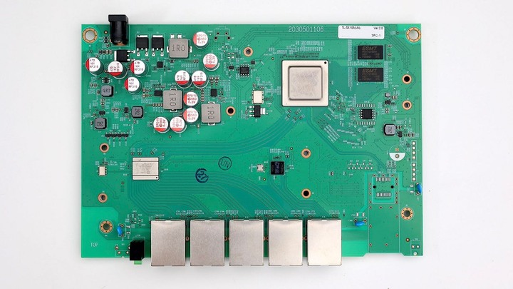 點我看大圖 無聲無息,更加隱形 TP-Link TL-SX105 五埠 10GbE Fanless Decktop Switch