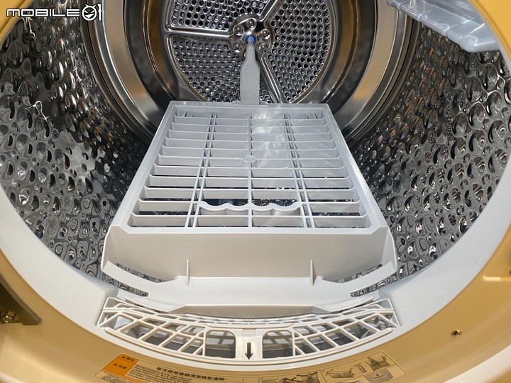 點我看大圖 陰鬱台北小資租屋族之救星下凡 LG免曬衣乾衣機來啦~