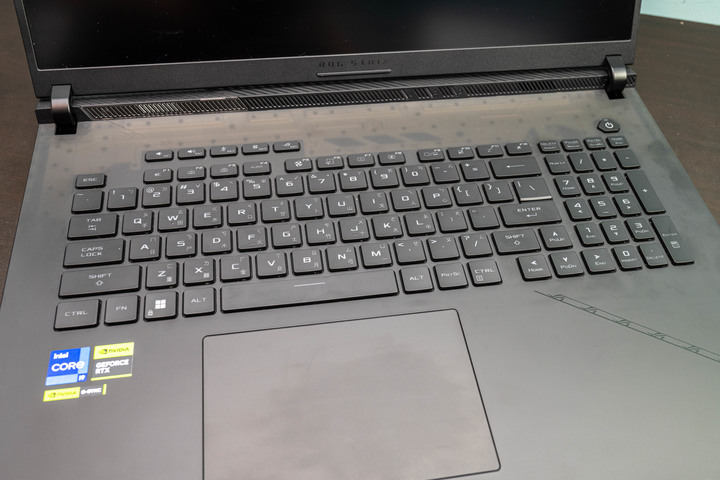 高效能大視界，ROG STRIX SCAR 18 G834JW 電競筆電開箱測試
