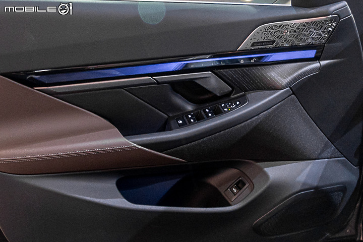 【採訪】BMW i5 雙車型 329 萬元起正式上市 & 詳細實拍介紹!