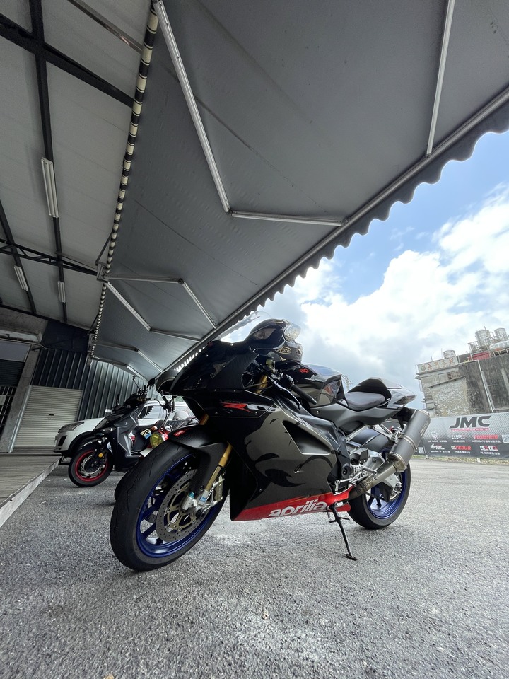 Aprilia RSV老車 誰認識😆