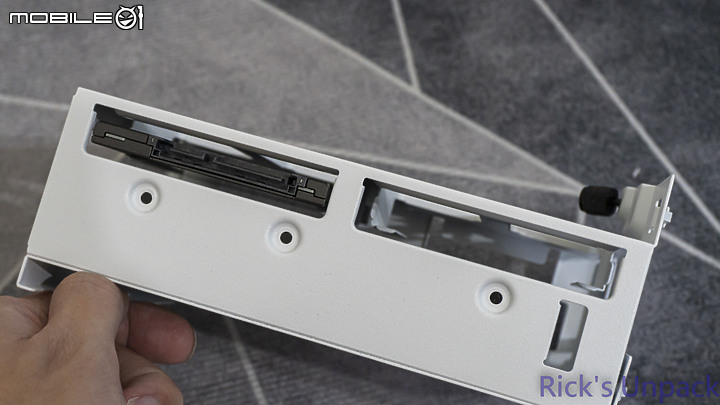 點我看大圖 【開箱】真正的"側進風"海景機殼 | NZXT H6 FLOW RGB WHITE