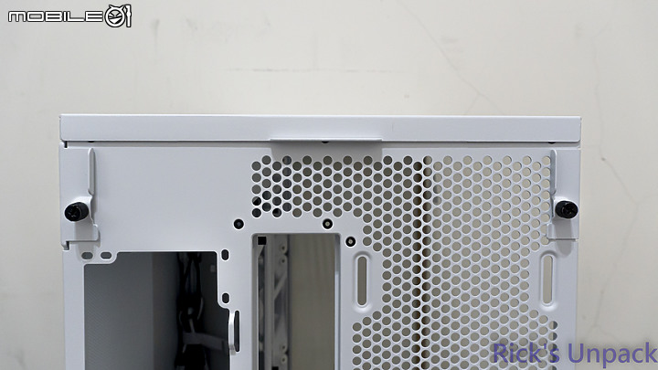 點我看大圖 【開箱】真正的"側進風"海景機殼 | NZXT H6 FLOW RGB WHITE