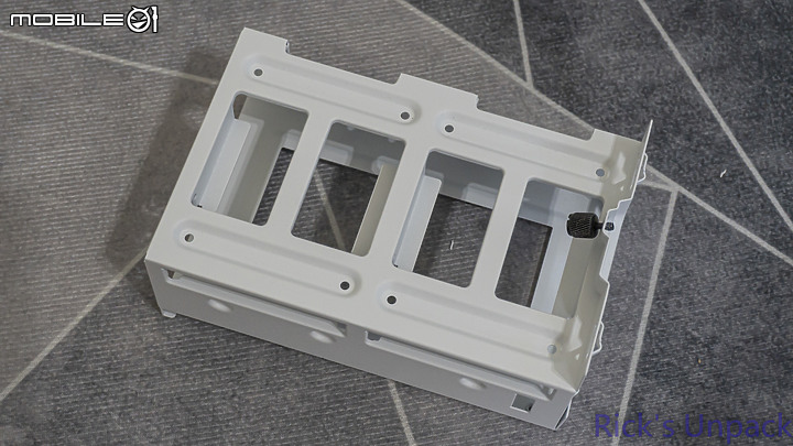 點我看大圖 【開箱】真正的"側進風"海景機殼 | NZXT H6 FLOW RGB WHITE