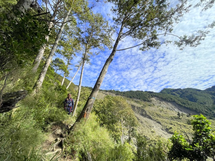 遠的要命的登山口 ─ 塑膠車雙載之一日往返小關山