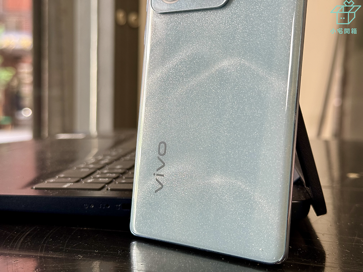 【小宅開箱】vivo V29 內外皆美,超高CP拍照神機!