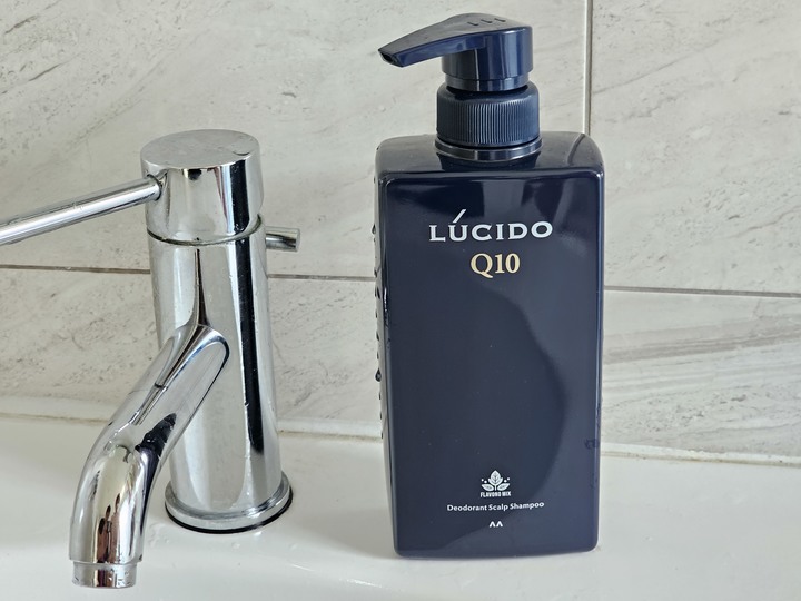 熟男必修的氣味學分【 LUCIDO 倫士度:頭皮去味洗髮精、零涼感去味沐浴露】改善油垢味,讓身體氣味不會被二一