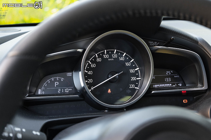 Mazda 2 15S Urban Sport 小改款試駕｜日式魂動美學，換臉再戰！