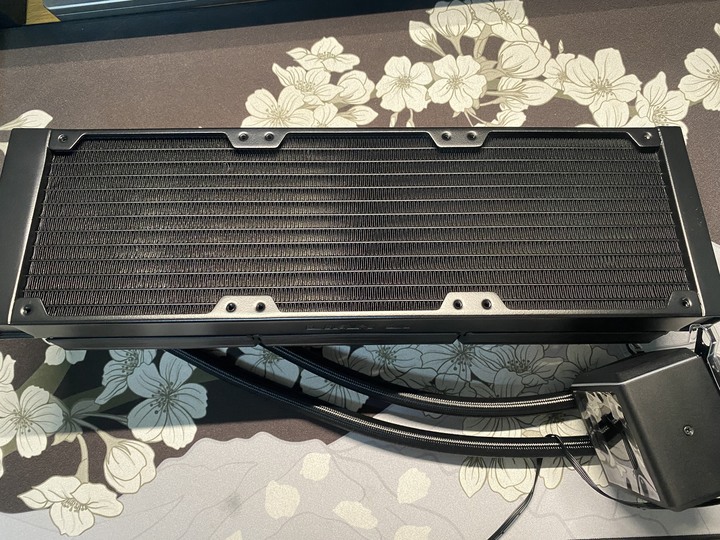 聯力Galahad II LCD 360之喜悅與淚水