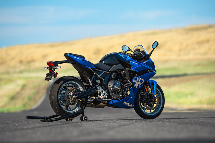 跨界休旅 GSX-S1000GX & GSX-8R終於發表了,期待能引進台灣!