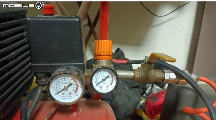 空氣壓縮機的壓力錶二顆打氣不會做動但打氣跟排氣正常