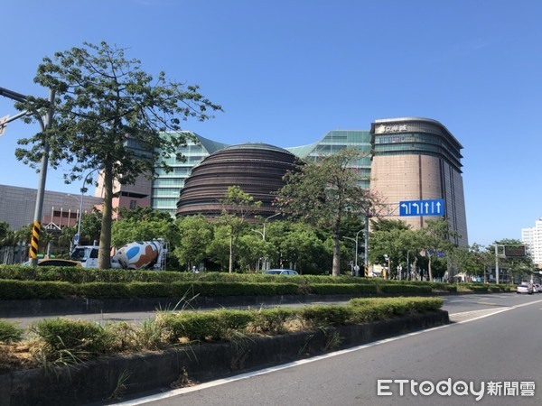 京華城改建容積840%史上最高,許淑華爆「柯文哲送財團400億紅包」