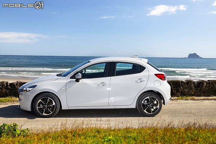Mazda 2 15S Urban Sport 小改款試駕｜日式魂動美學，換臉再戰！