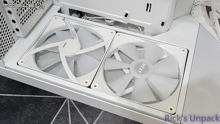 點我看大圖 【開箱】真正的"側進風"海景機殼 | NZXT H6 FLOW RGB WHITE