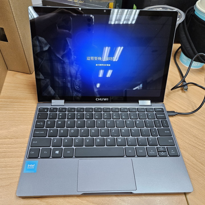 馳為Minibook X簡易開箱,一萬元的N100 10吋迷你翻轉筆電