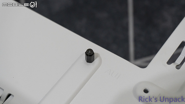點我看大圖 【開箱】真正的"側進風"海景機殼 | NZXT H6 FLOW RGB WHITE