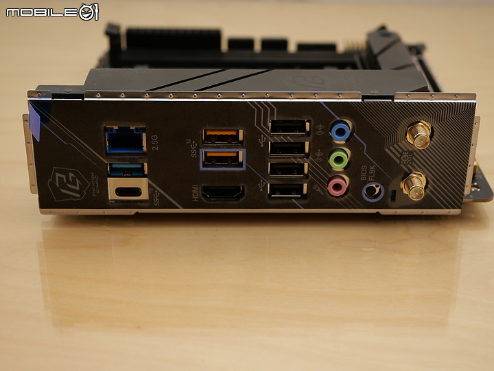 體積雖小功能齊全 ASRock 華擎 B650I Lightning WiFi ITX 開箱