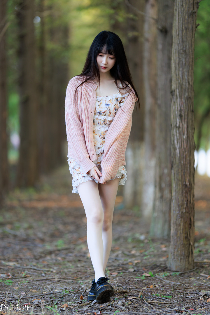 陽光+粉黛草+美女=愛情小說封面
