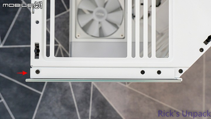 點我看大圖 【開箱】真正的"側進風"海景機殼 | NZXT H6 FLOW RGB WHITE