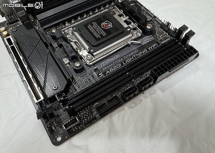 點我看大圖 預算型AM5 ITX 華擎 A620I Lightning WiFi 開箱