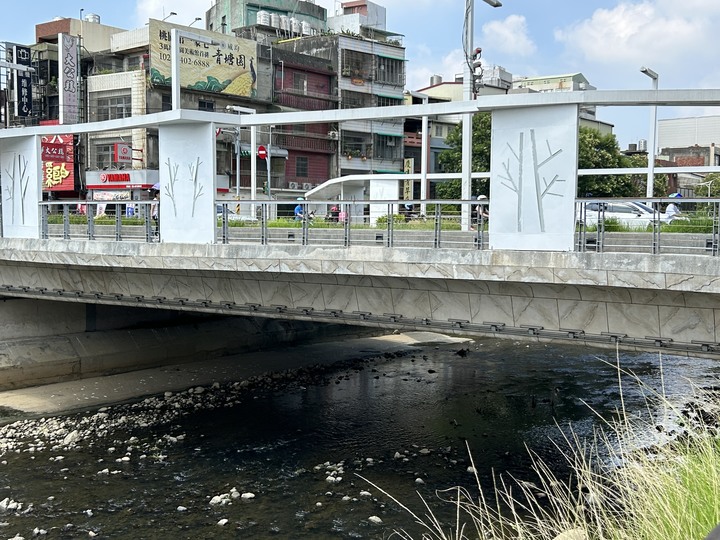 騎向「澗仔壢」(下)-老街溪、仁海宮、牛肉麵、花生酥糖